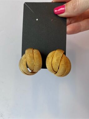 Vintage Norma Jean Gold Tone Chunky Clip On Earrings Textured Hoops